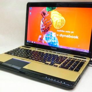 トウシバ(東芝)のウィザードさんお取り置き。綺麗で可愛い！ゴールド/ブラックのパソコン(ノートPC)