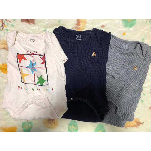 babyGAP(ベビーギャップ)のBabyGap ボディーシャツ(長袖) 3枚セット キッズ/ベビー/マタニティのベビー服(~85cm)(肌着/下着)の商品写真