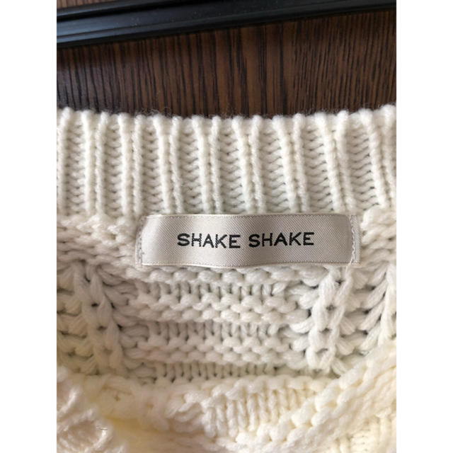 SHAKE SHAKE(シェイクシェイク)のSHAKESHAKE ニット ワンピース レディースのワンピース(ミニワンピース)の商品写真