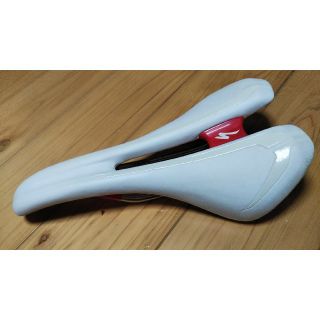 スペシャライズド(Specialized)の【スベシャライズド】女性用サドル（中古）(パーツ)