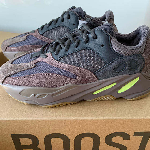 yeezy boost700