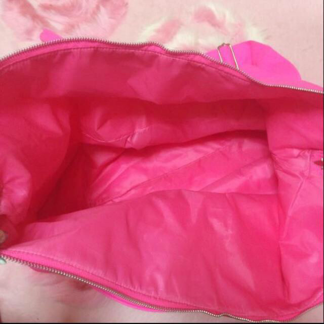 Victoria's Secret(ヴィクトリアズシークレット)のvs ピンク ボストンバッグ レディースのバッグ(ショルダーバッグ)の商品写真