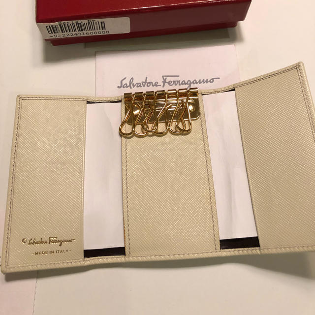 Salvatore Ferragamo(サルヴァトーレフェラガモ)のFerragamo   フェラガモ〜新品〜キーケース・キーホルダー レディースのファッション小物(キーケース)の商品写真