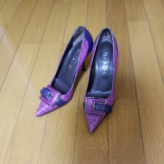 ダイアナ(DIANA)の美品 ダイアナ クロコ型押しポインテッドパンプス パープル(ハイヒール/パンプス)