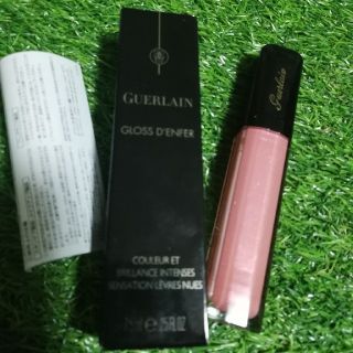 ゲラン(GUERLAIN)のkirimako0419様専用　ゲラン　リップグロス、フェイスパウダー二点(リップグロス)