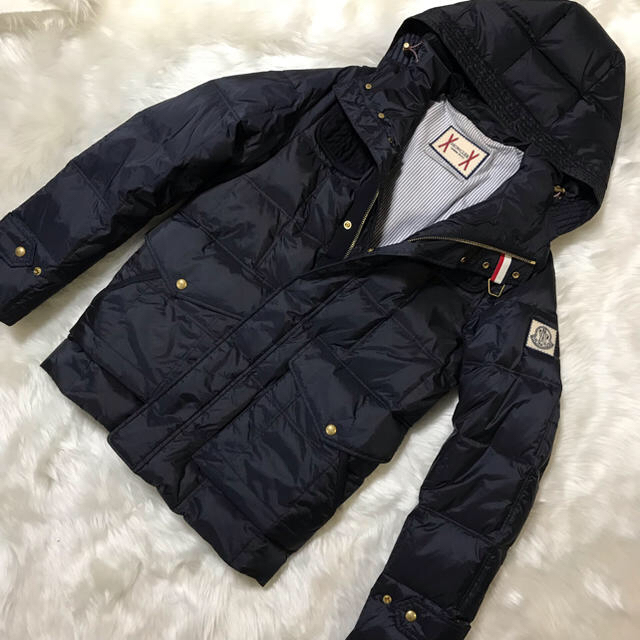 MONCLER(モンクレール)のかりんぴ様 専用 極美品 モンクレール ガムブルー  メンズ ダウンジャケット メンズのジャケット/アウター(ダウンジャケット)の商品写真