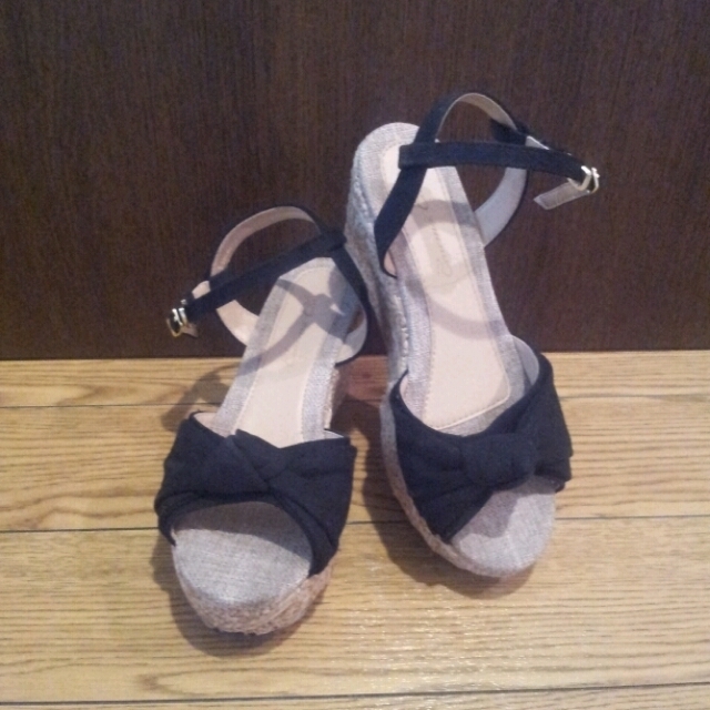 ブラックリボン♡ウェッジソールサンダル レディースの靴/シューズ(サンダル)の商品写真