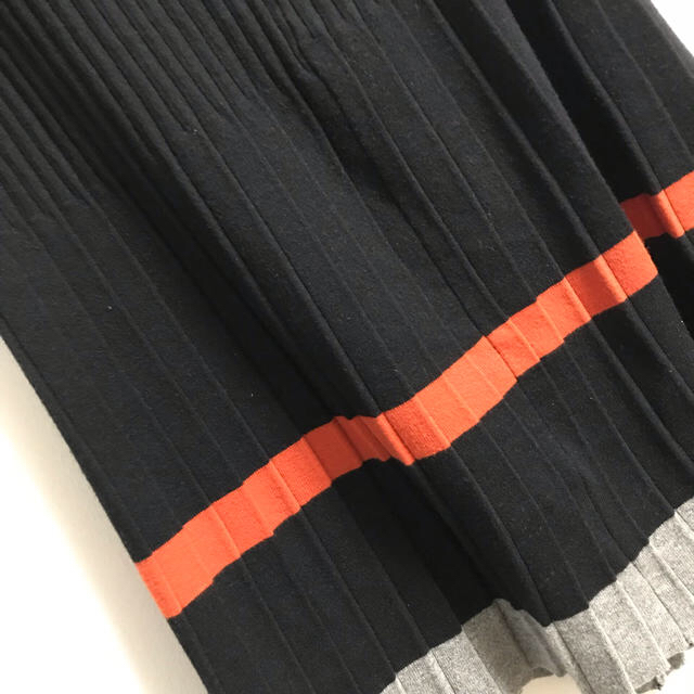 新品 ニット プリーツスカート ロングスカート 黒 グレー オレンジ バイカラーの通販 By とー S Shop ラクマ 新品 ニット プリーツスカート ロングスカート 黒 グレー オレンジ バイカラーの通販 By とー S Shop ラクマ