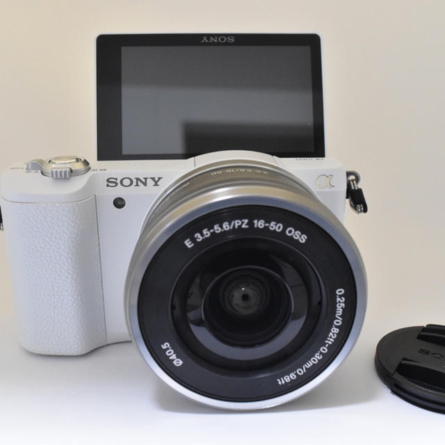 【cc0601様専用】SONY α5100 ホワイト ミラーレス一眼