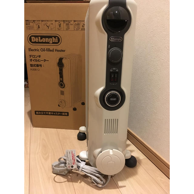 DeLonghi(デロンギ)の【値下げ】デロンギ オイルヒーター HJ0812 スマホ/家電/カメラの冷暖房/空調(オイルヒーター)の商品写真