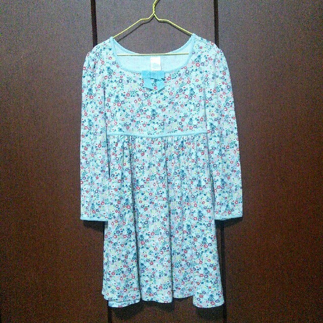 GYMBOREE(ジンボリー)のジンボリー　花柄ワンピース　SIZE8 キッズ/ベビー/マタニティのキッズ服女の子用(90cm~)(ワンピース)の商品写真