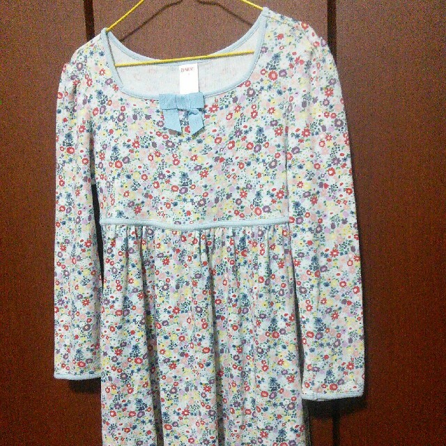 GYMBOREE(ジンボリー)のジンボリー　花柄ワンピース　SIZE8 キッズ/ベビー/マタニティのキッズ服女の子用(90cm~)(ワンピース)の商品写真