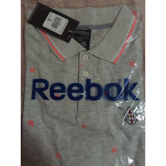 Reebok(リーボック)のリーボック×ガンダム コラボ ポロシャツ グレー Reebok L メンズのトップス(ポロシャツ)の商品写真