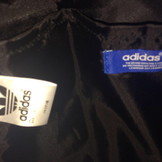adidas(アディダス)のadidas 金×黒リュック レディースのバッグ(リュック/バックパック)の商品写真