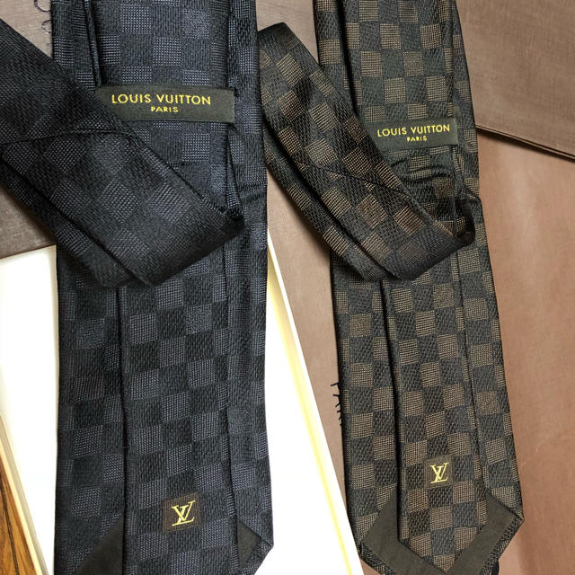 LOUIS ネクタイセット Louis Vuitton の通販 by くまさん bear's shop｜ルイヴィトンならラクマ VUITTON - ルイヴィトン ダミエ 黒 茶 正規店低価