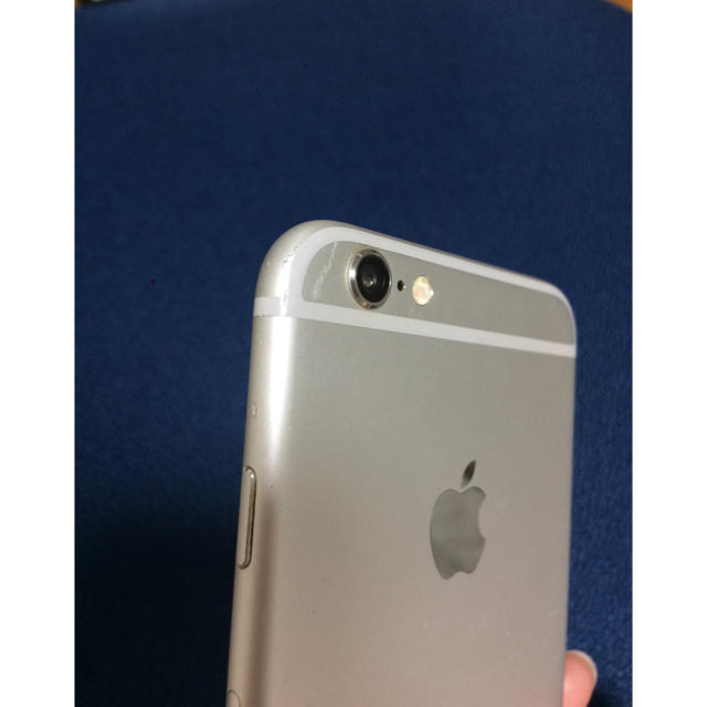 Apple(アップル)のiPhone 6 Silver 16 GB Softbank スマホ/家電/カメラのスマートフォン/携帯電話(スマートフォン本体)の商品写真