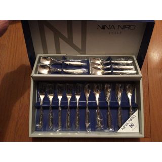 ニーナ(Nina)のイタリアニーナ・ニーロninaniroステンレススプーンフォークセットシルバ新品(食器)