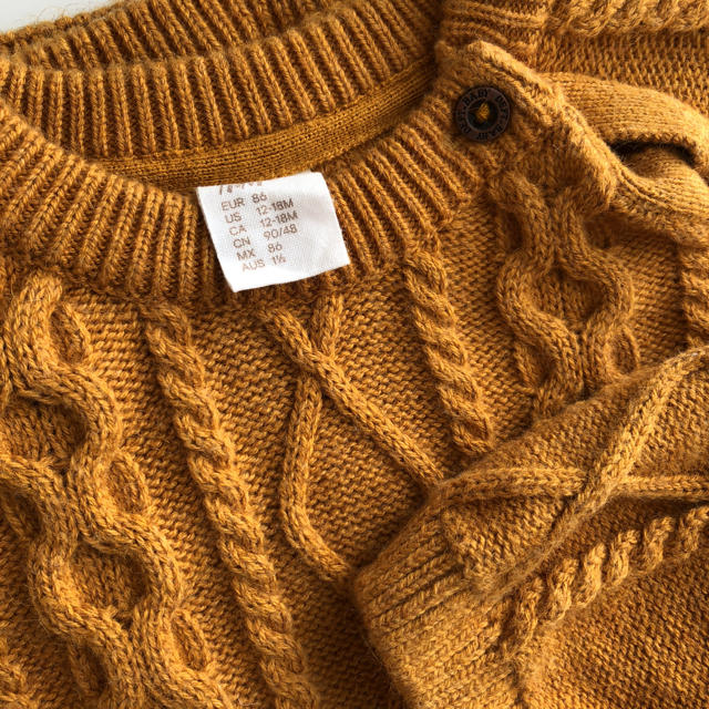 H&M(エイチアンドエム)のケーブルニットセーター baby キッズ/ベビー/マタニティのベビー服(~85cm)(ニット/セーター)の商品写真