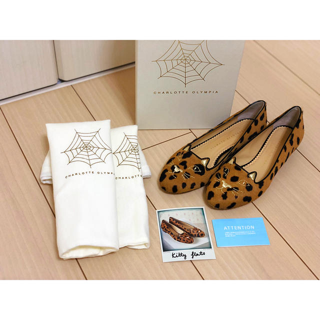 Charlotte Olympia(シャルロットオリンピア)の【シャーロットオリンピア】KITTY ヘアカーフフラットシューズ レディースの靴/シューズ(バレエシューズ)の商品写真