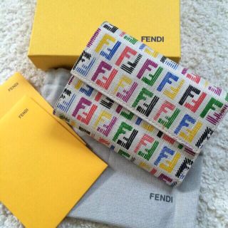 フェンディ(FENDI)のP!NK様専用♡FENDI財布(財布)