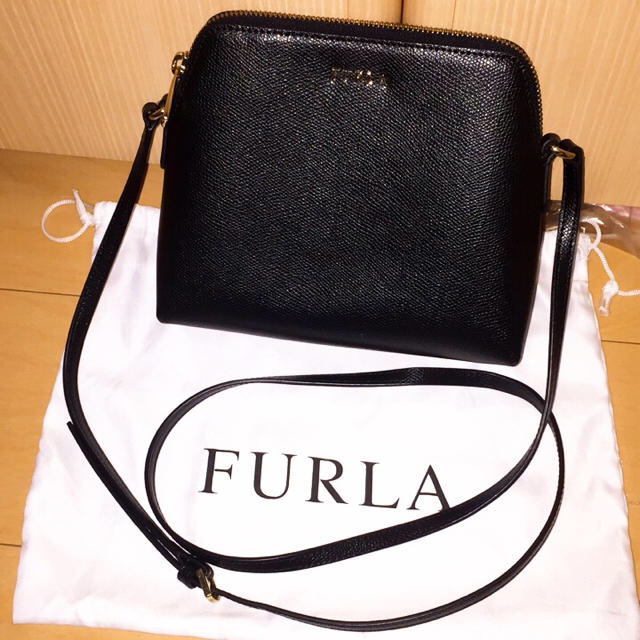 ✨極美品✨現行　FURLA フルラ ショルダーバッグ　レザー　ブラック　ボックス