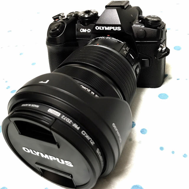 OLYMPUS(オリンパス)のOLYMPUS OM-D E-M1 Mark Ⅱ zuiko 12-100 f4 スマホ/家電/カメラのカメラ(ミラーレス一眼)の商品写真