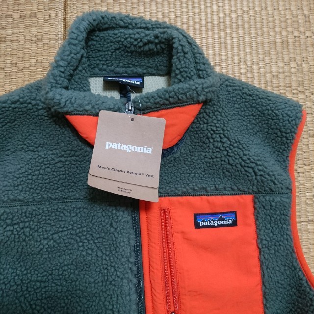 patagonia(パタゴニア)の 新品 パタゴニア メンズ クラシック レトロX ベスト S 人気カラー メンズのトップス(ベスト)の商品写真