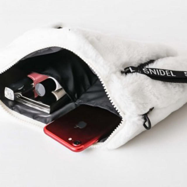 SNIDEL(スナイデル)のsnidel ムック本 ファーサコッシュ レディースのバッグ(ショルダーバッグ)の商品写真