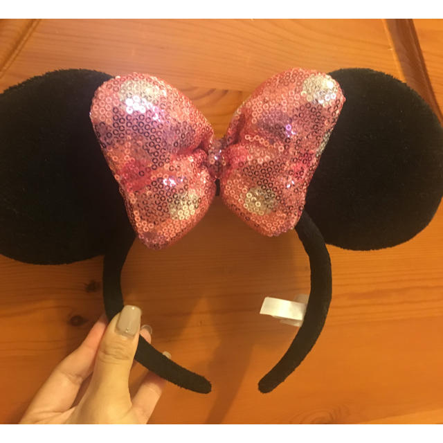 Disney(ディズニー)のディズニーカチューシャ ミニーちゃん レディースのヘアアクセサリー(カチューシャ)の商品写真