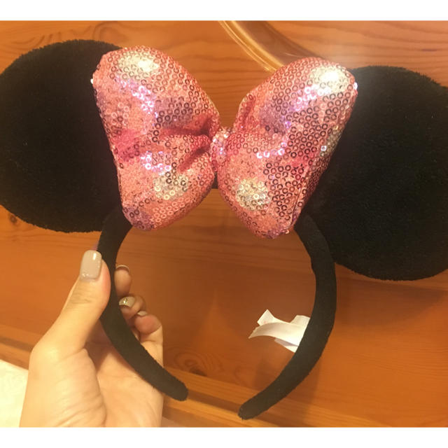 Disney(ディズニー)のディズニーカチューシャ ミニーちゃん レディースのヘアアクセサリー(カチューシャ)の商品写真