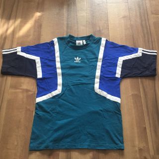 アディダス(adidas)のadidas Tシャツ(Tシャツ/カットソー(半袖/袖なし))