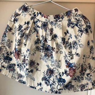 ザラ(ZARA)の★美品★花柄ミニスカート zara姉妹店Stradivarius(ミニスカート)