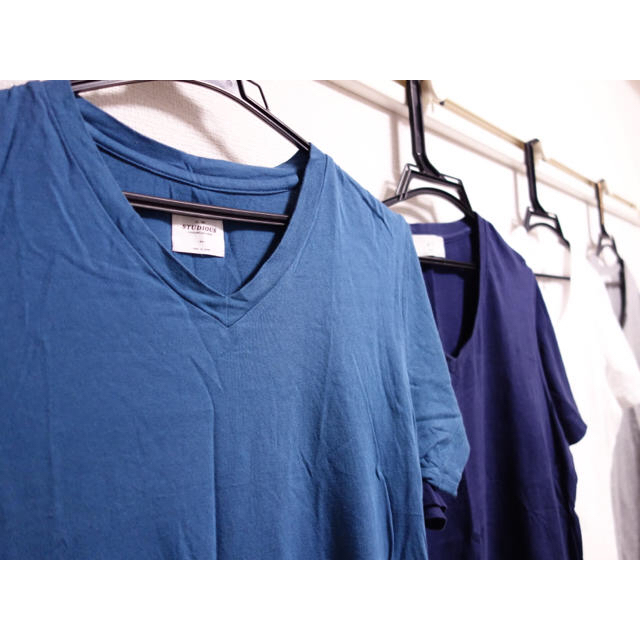 STUDIOUS(ステュディオス)の【STUDIOUS】シルキータッチVネックTシャツ S ブルー メンズのトップス(Tシャツ/カットソー(半袖/袖なし))の商品写真
