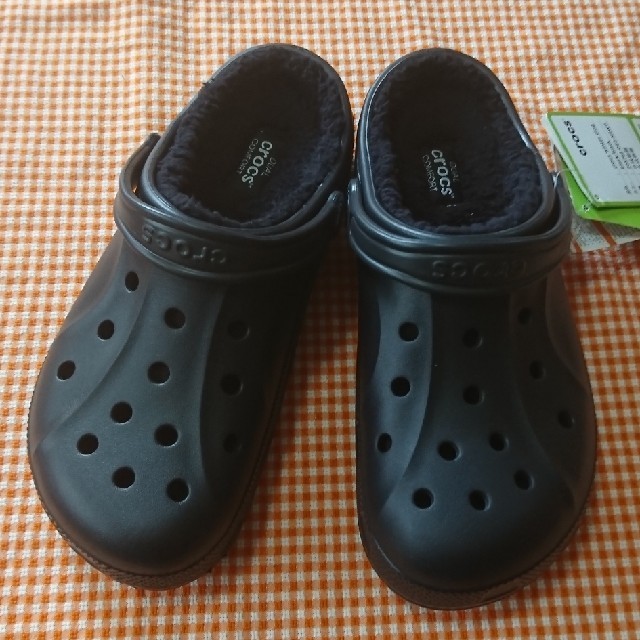 crocs(クロックス)のゆうちゃん様専用 クロックス winterclogブラック&ブラック M9W11 メンズの靴/シューズ(サンダル)の商品写真