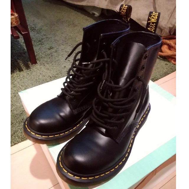 Dr.Martens(ドクターマーチン)の『美品』ドクターマーチン　ブーツ　８ホールUK5 USL7 EU38 レディースの靴/シューズ(ブーツ)の商品写真