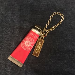 ロクシタン(L'OCCITANE)のバッグチャーム 選べるハンドクリームつき(キーホルダー)