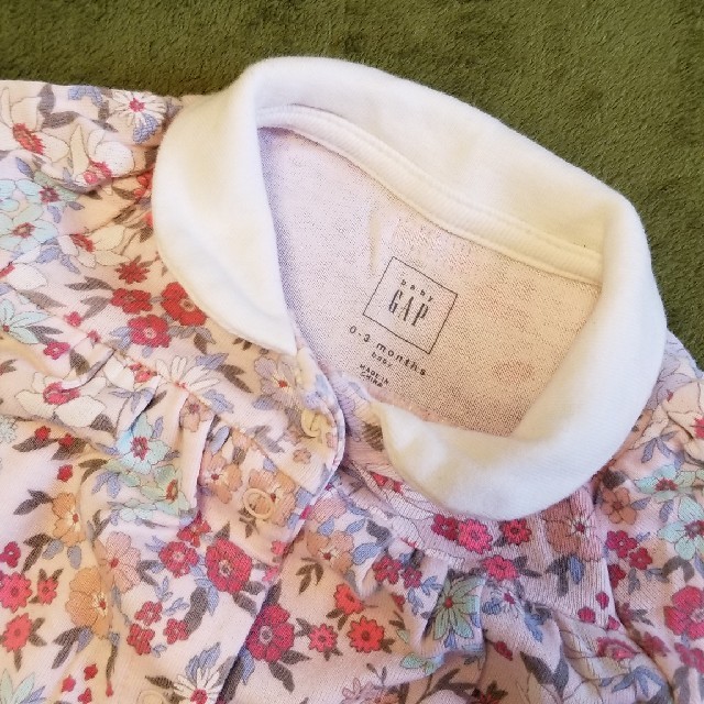 babyGAP(ベビーギャップ)のbaby GAP 足つきカバーオール キッズ/ベビー/マタニティのベビー服(~85cm)(カバーオール)の商品写真