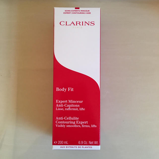 CLARINS(クラランス)の【まい様専用】クラランス ボディフィット 200ml コスメ/美容のボディケア(ボディクリーム)の商品写真