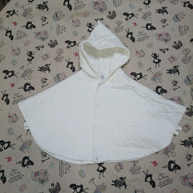 PETIT BATEAU(プチバトー)のポンチョ プチバトー 未使用 キッズ/ベビー/マタニティのベビー服(~85cm)(ジャケット/コート)の商品写真