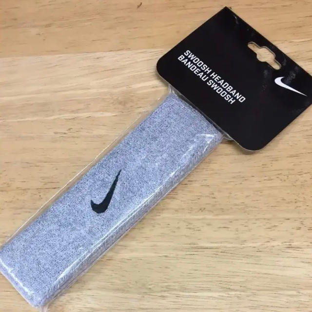 NIKE(ナイキ)の《新品》ナイキ ヘッドバンド(グレー×ブラック) メンズの帽子(その他)の商品写真