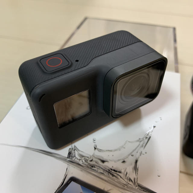 GoPro(ゴープロ)のGopro Hero 2018 付属品あり SDカード32GB付 スマホ/家電/カメラのカメラ(ビデオカメラ)の商品写真