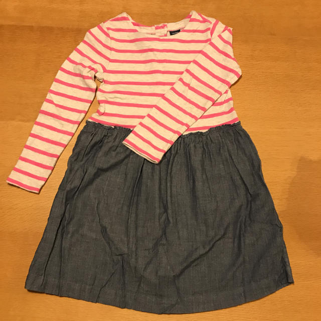 babyGAP(ベビーギャップ)のbabygap ドッキングワンピ キッズ/ベビー/マタニティのキッズ服女の子用(90cm~)(ワンピース)の商品写真