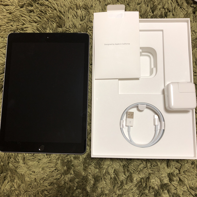 iPad(アイパッド)のiPad6 128GB スマホ/家電/カメラのPC/タブレット(タブレット)の商品写真