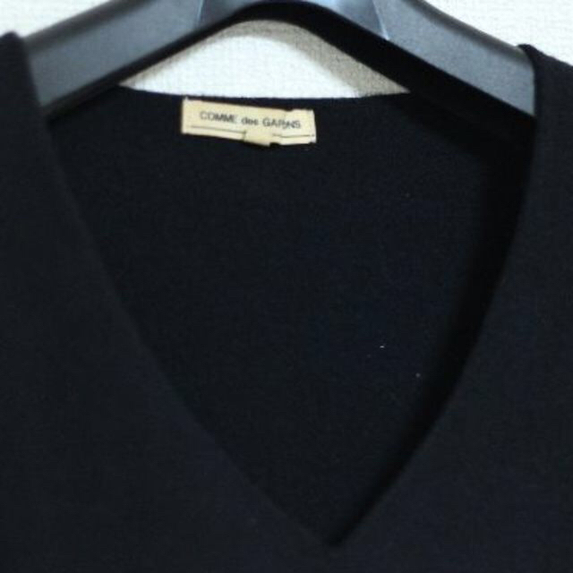 COMME des GARCONS(コムデギャルソン)のコムデギャルソン　ブラックカットニット セーター メンズのトップス(ニット/セーター)の商品写真