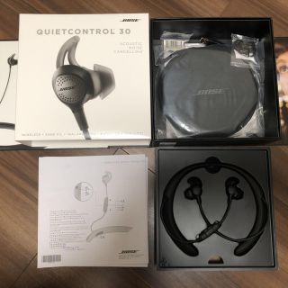 ボーズ(BOSE)の【使用少・美品】BOSE Quietcontrol 30 (消毒済、備品新品)(ヘッドフォン/イヤフォン)