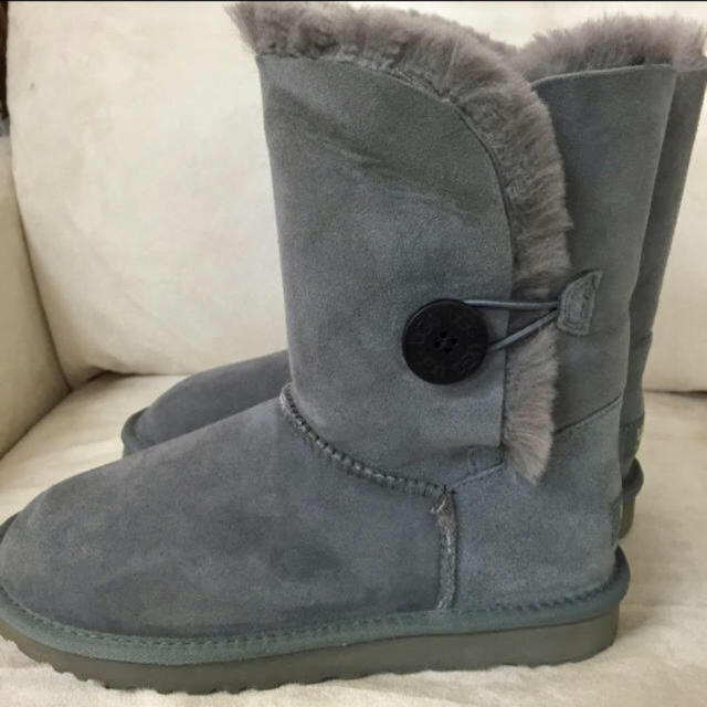 UGG ムートンブーツ　ベイリーボタン　グレー　24cm