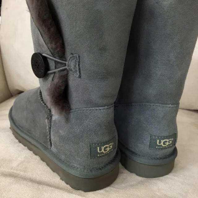 UGG アグ ベイリーボタン  グレー US7 24cm