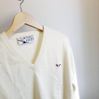 メゾンキツネ(MAISON KITSUNE')の2000円OFF！MAISON KITSUNE カシミア100% Ｖネックニット(ニット/セーター)