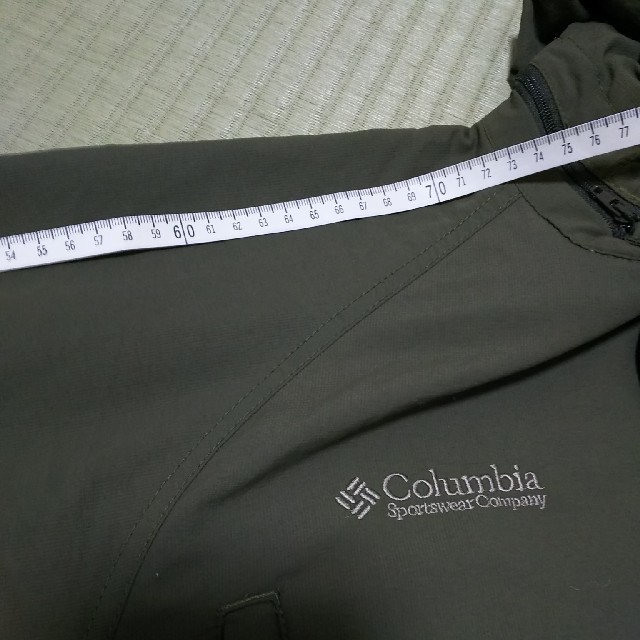 Columbia(コロンビア)の「しばとり様 ご購入予定」Columbia カーキマウンテンパーカー メンズのジャケット/アウター(マウンテンパーカー)の商品写真