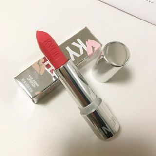 カイリーコスメティックス(Kylie Cosmetics)のリップ 口紅 ピンクコーラル レッドカラー(口紅)